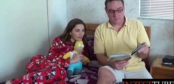  Inzesttube.com - Daddy Reads Daughter a Bedtime Story...